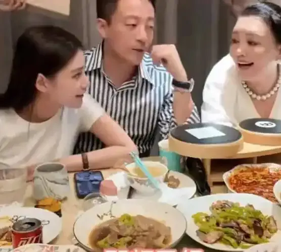 出于直播国产大型线上互动活动展示图